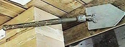 GI old-style shovel